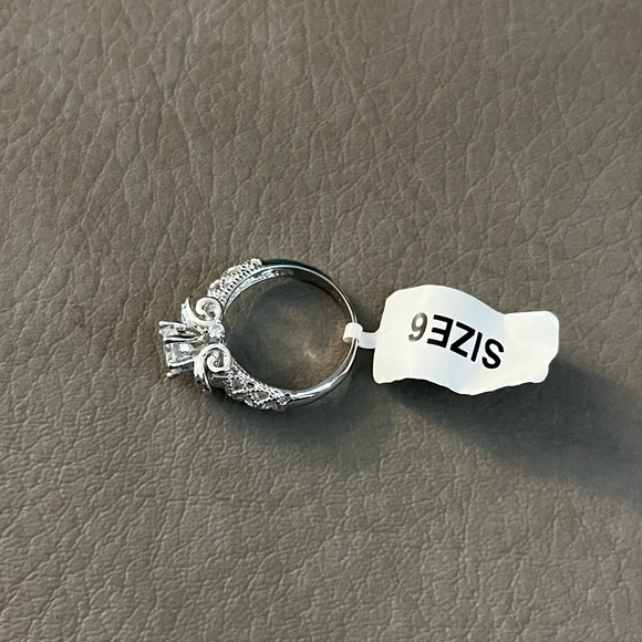 Charmed Aroma | Size 6 Sterling Silver Ring - Picture 2 of 8